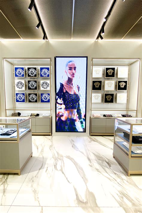 maglietta versace vegas|versace outlet las vegas north.